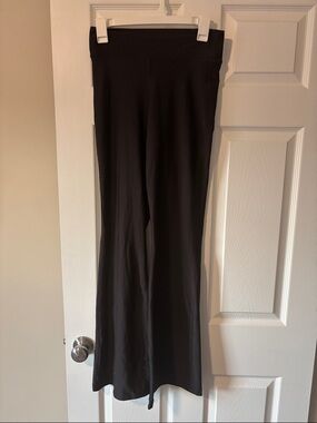 Old Navy Black Active Extra High-Rise Flare Leggings